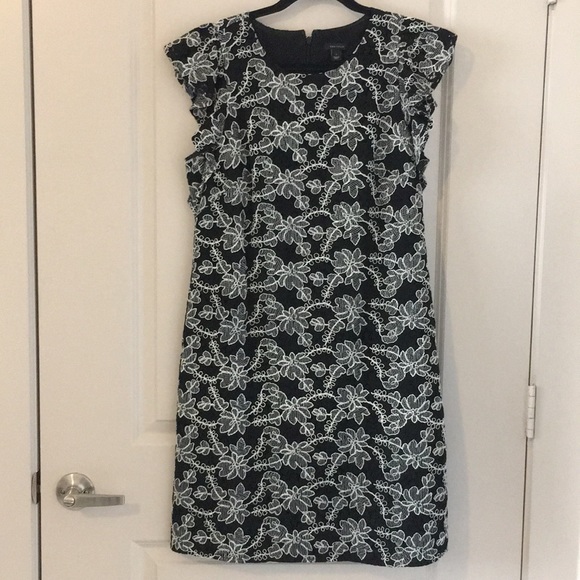 Ann Taylor black and white shift dress - Picture 6 of 8